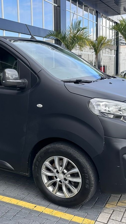 Mini van executiva Rorato vista externa em Santa Catarina